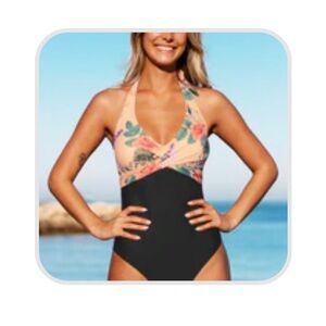 Cupshe brand new with tags one piece swimsuit. Size small. Melissa floral halter